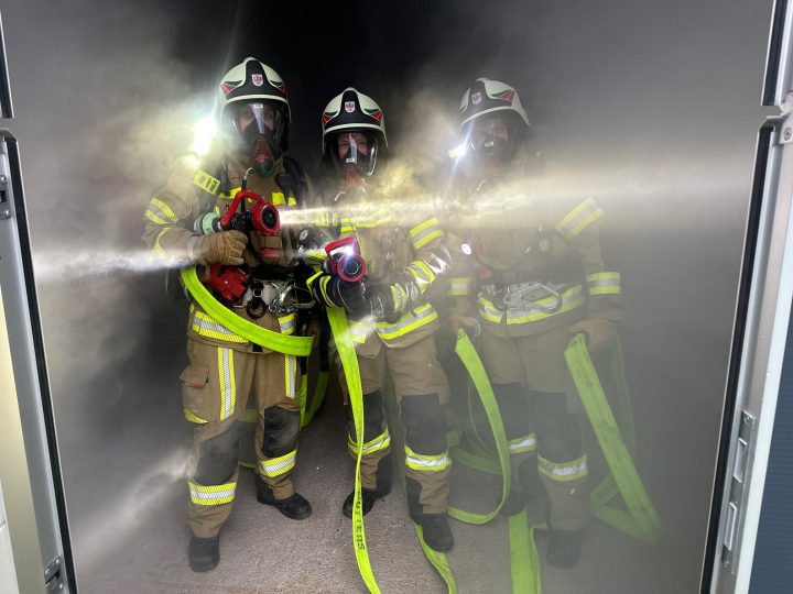 Dorfübung: Brand Landwirtschaftsgebäude