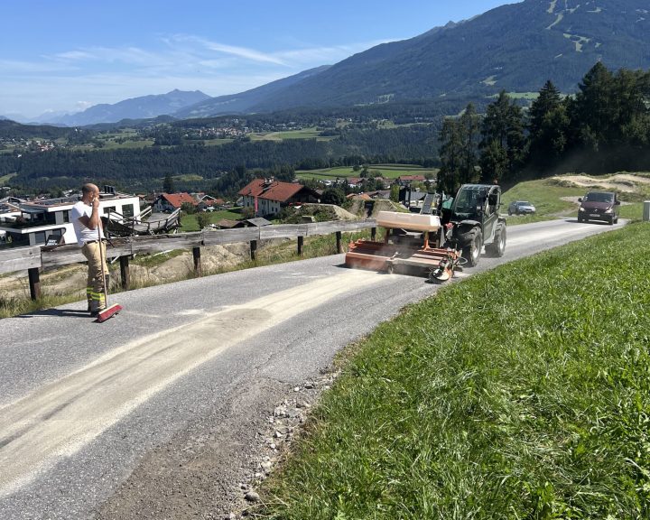 Ölspur am Nockhofweg
